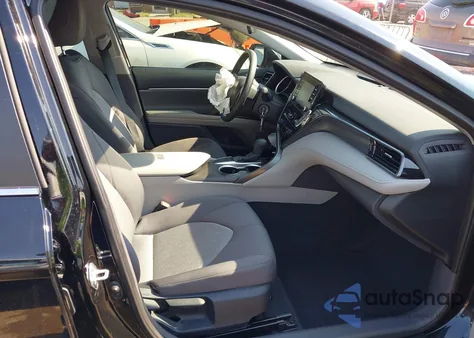 2024 Toyota Camry Le z USA, uszkodzony, nr VIN 4T1C11AK1RU910578